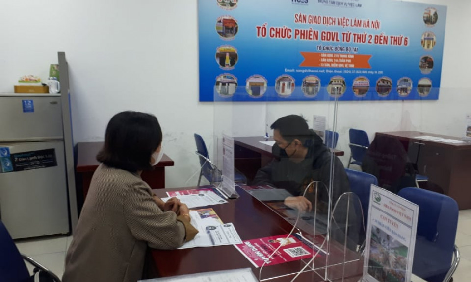 Hỗ trợ chi phí sinh hoạt để thu hút lao động có thu nhập thấp quay lại làm việc 