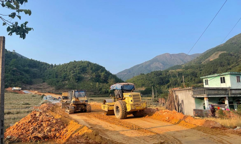 Quan tâm đầu tư hạ tầng giao thông nông thôn
