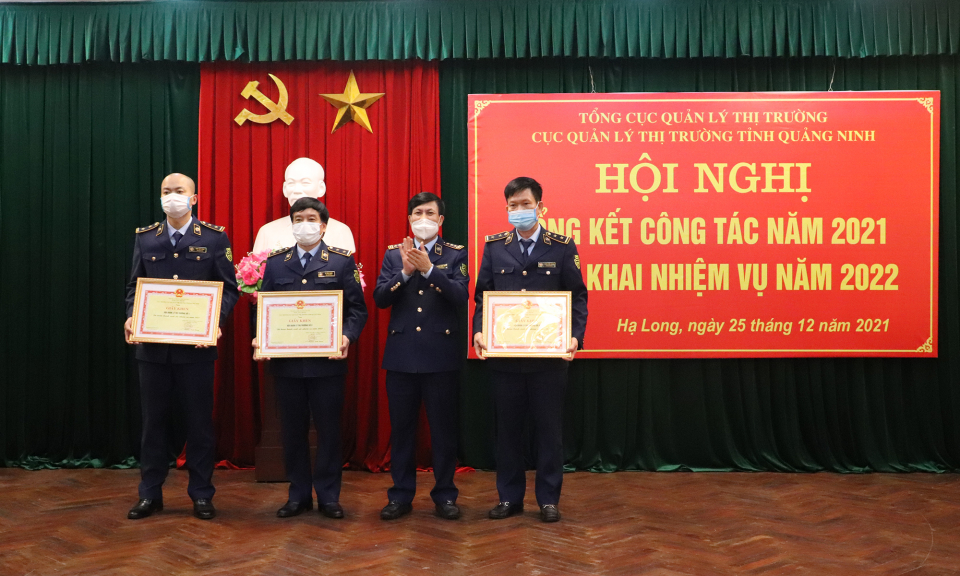 Tập trung phòng chống buôn lậu, gian lận thương mại và hàng giả năm 2022