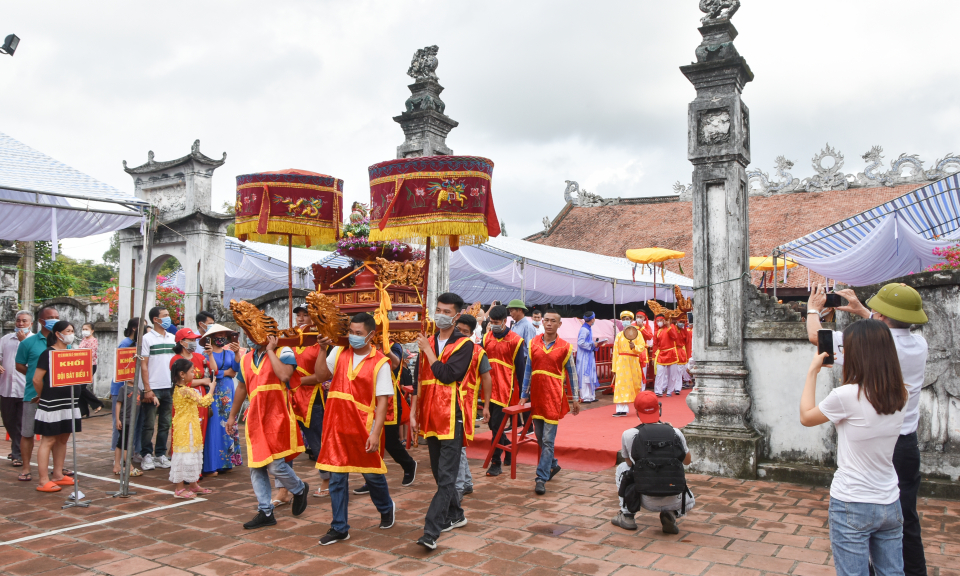 Giữ gìn và phát huy giá trị văn hóa biển đảo của Quảng Ninh