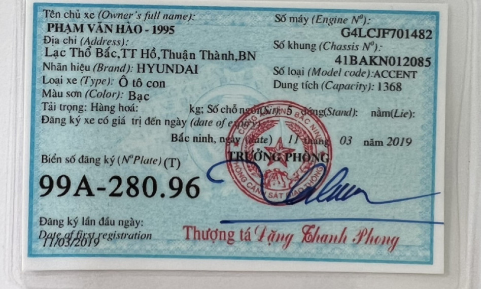 Dùng đăng ký xe giả đến nộp phạt