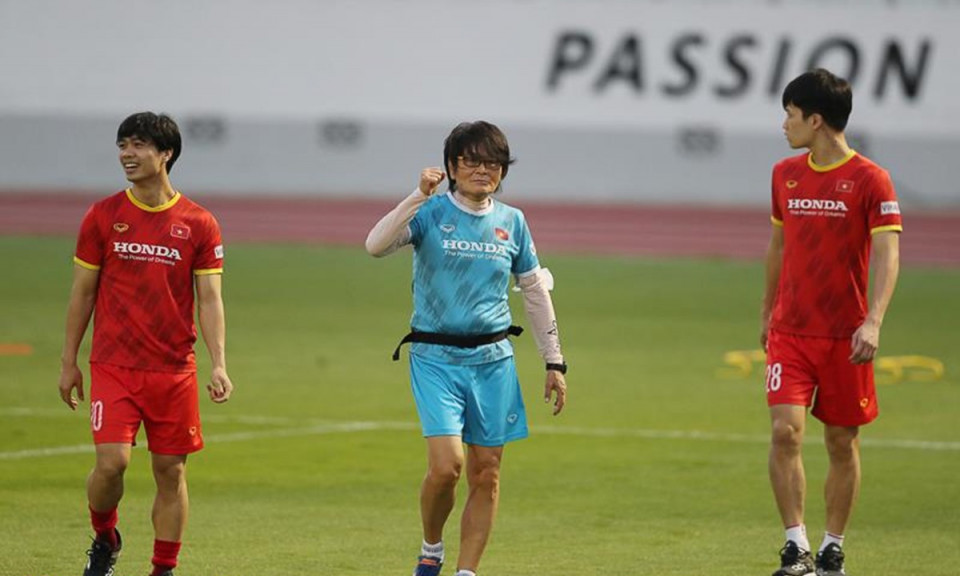 Hai trợ lý Hàn Quốc rời đội tuyển Việt Nam sau thất bại tại AFF Cup