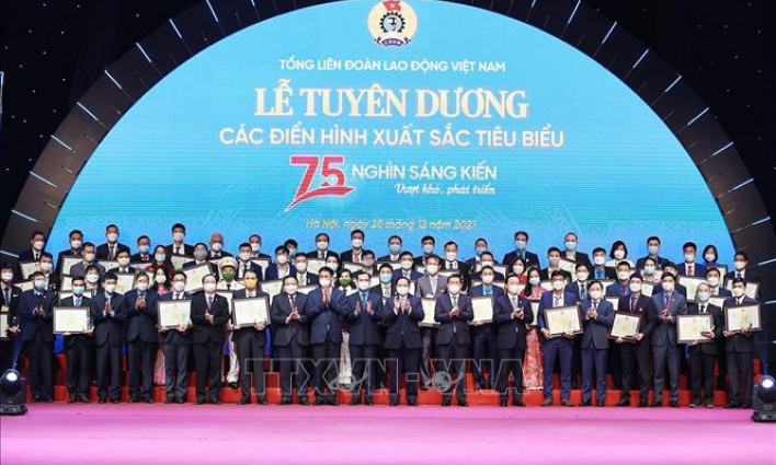 Thủ tướng: Chung sức, đồng lòng tạo bứt phá trong năng suất lao động