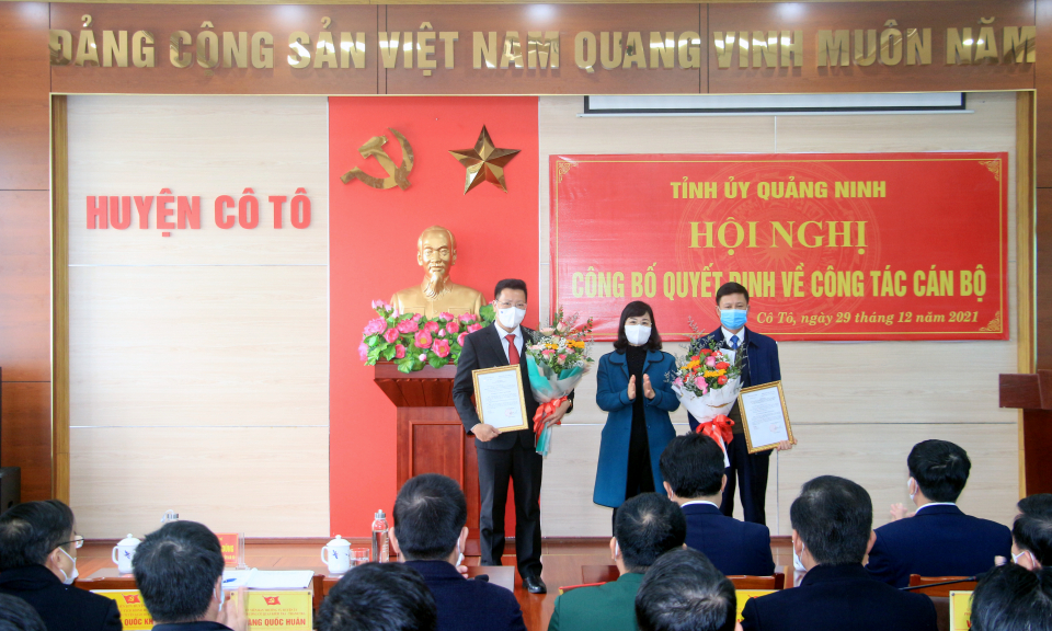 Trao quyết định bổ nhiệm Bí thư Huyện ủy Cô Tô