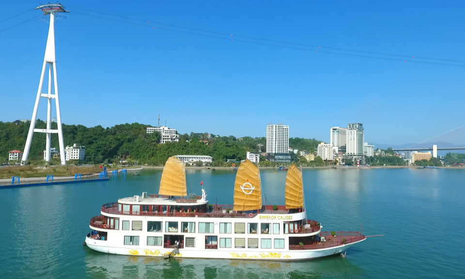 Quang Ninh to welcome foreign tourists with vaccine passport next month