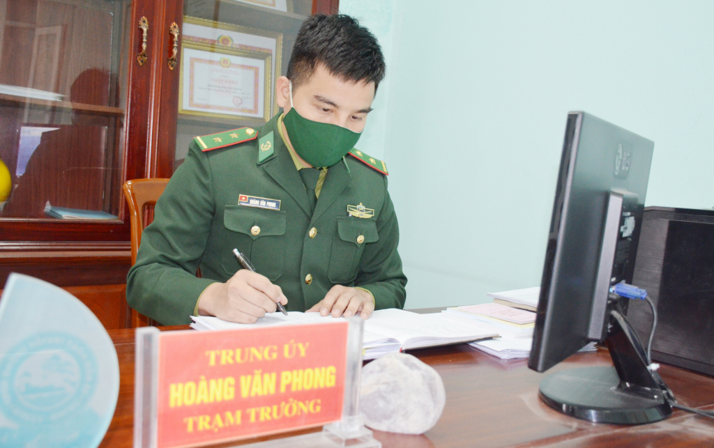 Trung úy Hoàng Văn Phong