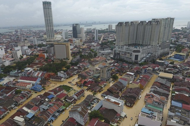 Hàng nghìn người phải sơ tán do lũ lụt tại Malaysia - Ảnh 1.