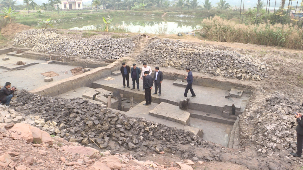 Một hố khai quật tại xã Yên Đức, thị xã Đông Triều.