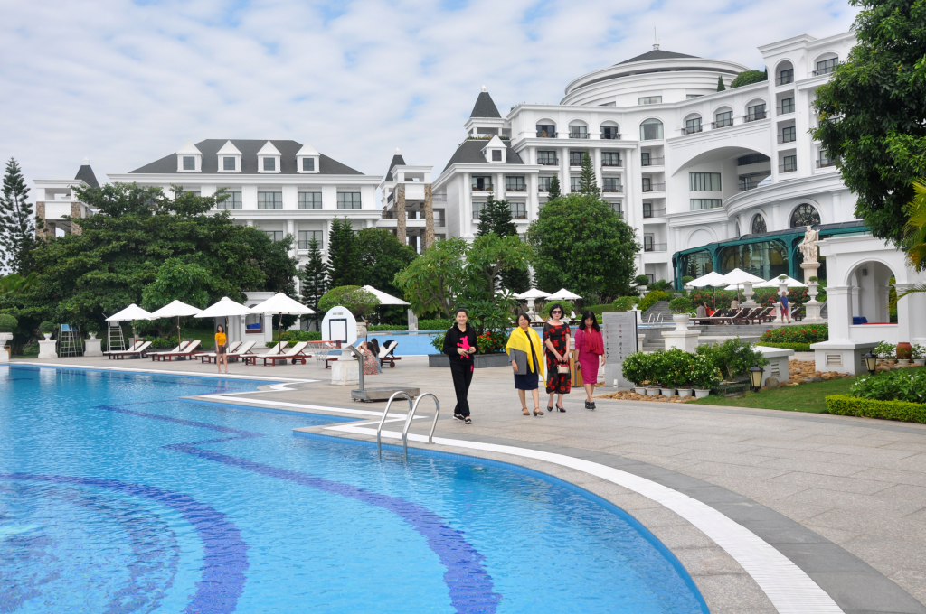 Vinpearl Ha Long Bay Resort - one of the famous tourist facilities in Ha Long city.