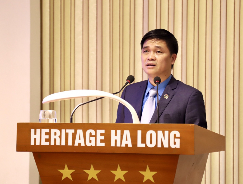 Đồng chí Ngọ Duy Hiểu, Phó Chủ tịch Tổng LĐLĐ Việt Nam phát biểu tại hội nghị.