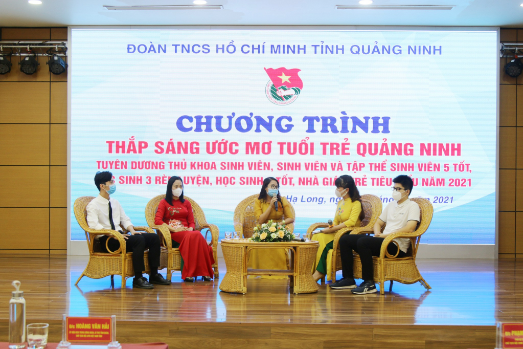 Tỉnh Đoàn tổ chức Chương trình Thắp sáng ước mơ tuổi trẻ Quảng Ninh vào tháng 12/2021.