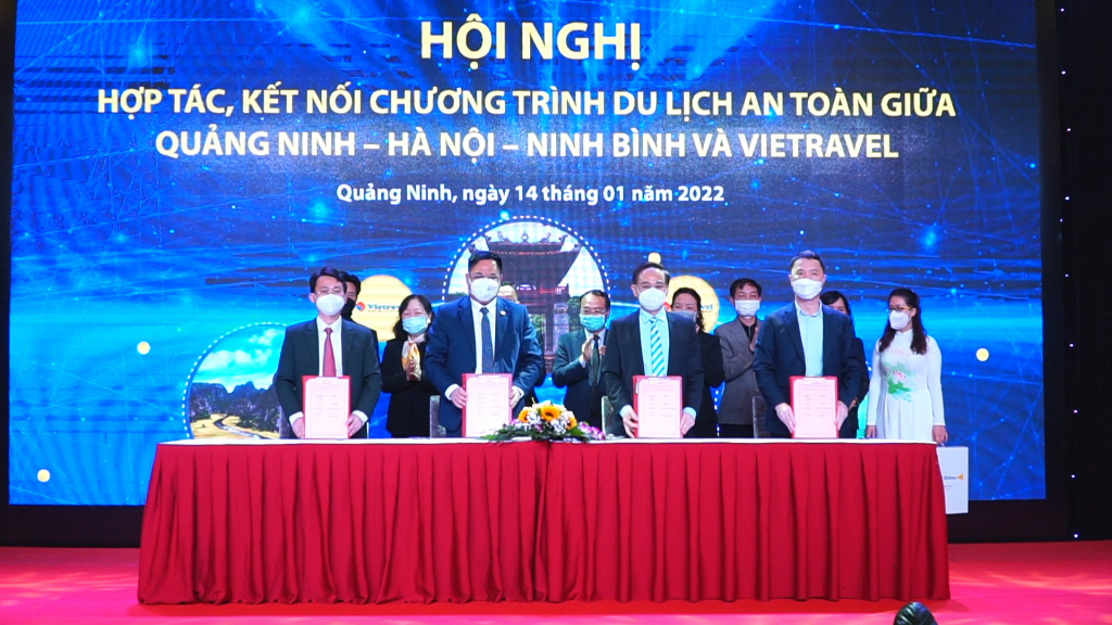 Sở Du lịch Quảng Ninh, TP Hà Nội và Ninh Bình ký kết biên bản ghi nhớ hợp tác phát triển chương trình tour an toàn.