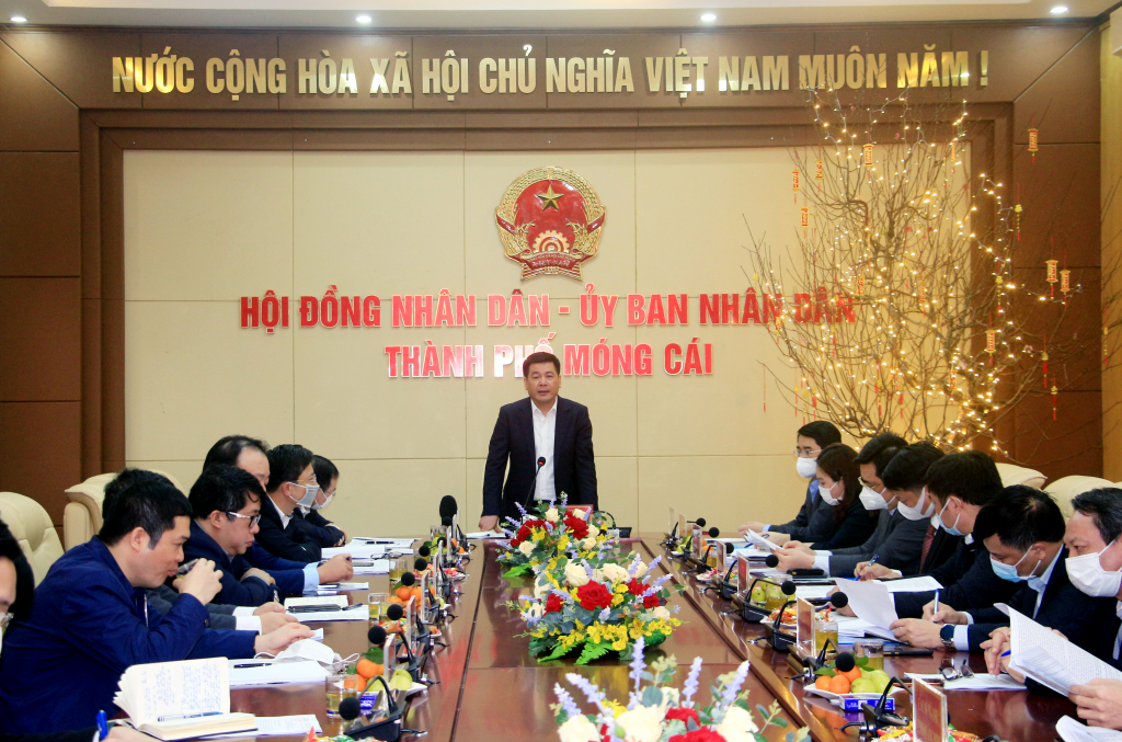 Đồng chí Nguyễn Hồng Diên, Bộ trưởng Bộ Công Thương phát biểu tại buổi làm việc.