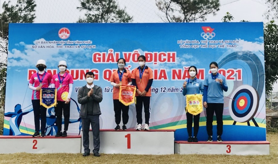 Đoàn Quảng Ninh giành HCV ở nội dung đôi nữ cung 3 dây tại Giải vô địch bắn cung toàn quốc năm 2021.