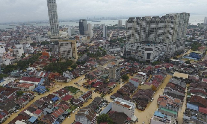 Hàng nghìn người phải sơ tán do lũ lụt tại Malaysia