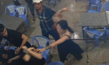 Bốn cô gái bị tấn công tại quán nhậu ở thành phố Thủ Đức