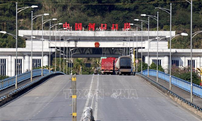 Giải 'bài toán' ùn tắc nông sản cửa khẩu
