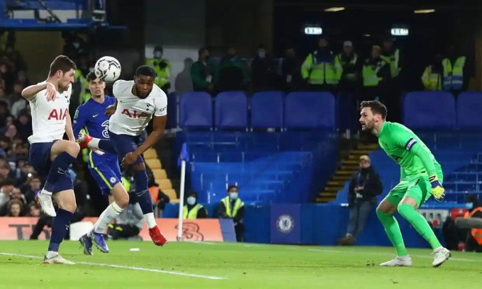 Chelsea thắng dễ Tottenham