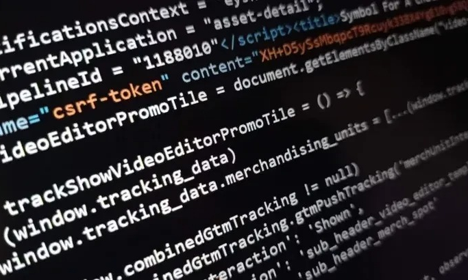 Vô tình xem nguồn trang web, một phóng viên bị điều tra hình sự