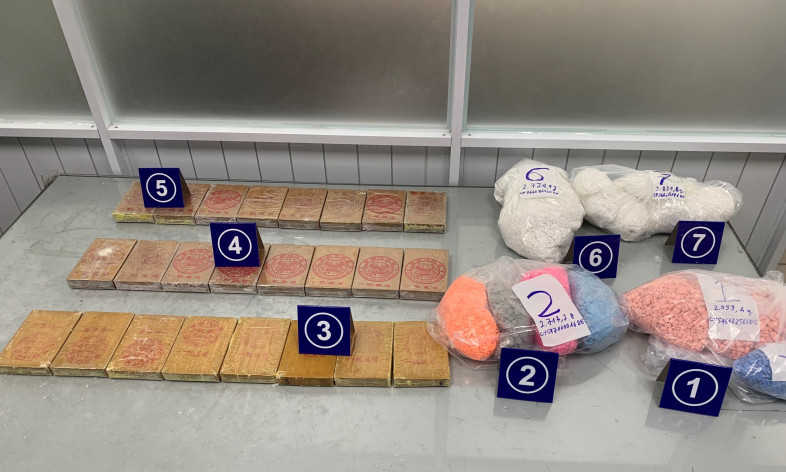 Bắt hơn 40kg ma túy, cần sa trong thùng hàng chuyển phát nhanh