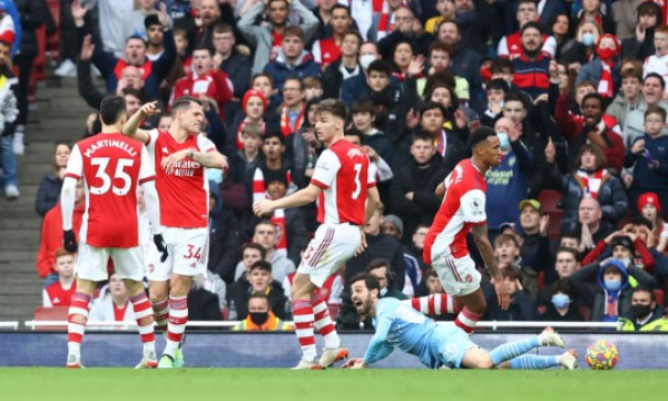 FA phạt Arsenal sau trận thua Man City
