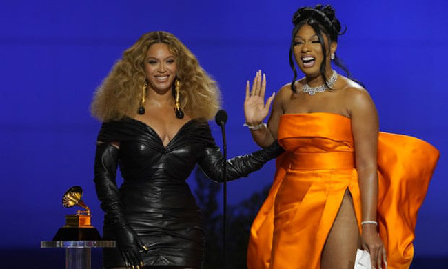Grammy 2022 hoãn vô thời hạn