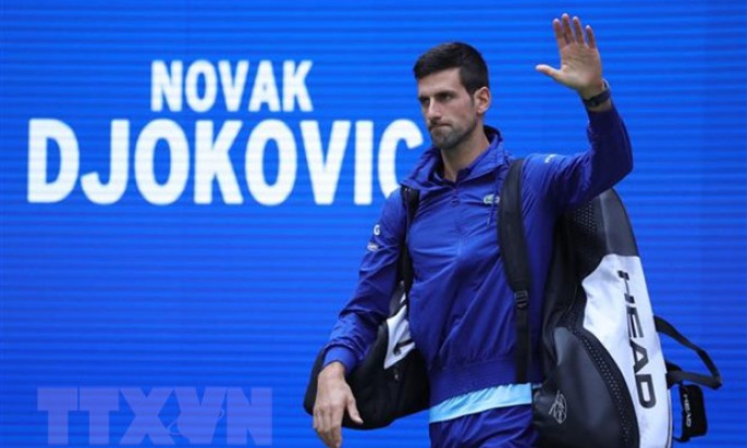 Chính phủ Australia tạm hoãn trục xuất tay vợt Novak Djokovic