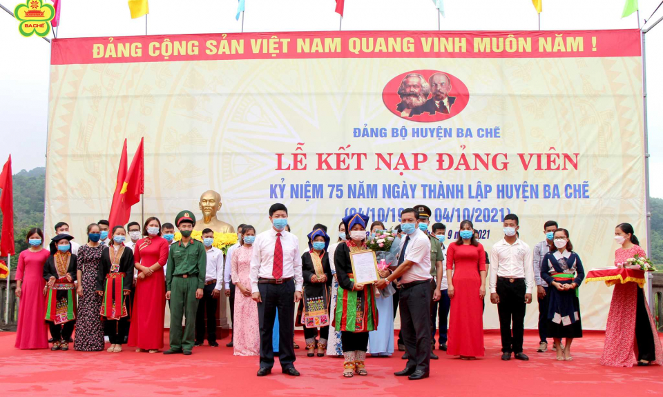 Chú trọng phát triển đảng viên cả về số lượng và chất lượng 