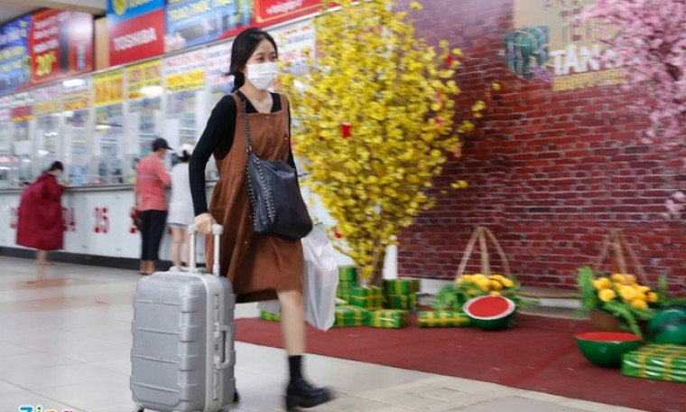 Về quê sớm để kịp cách ly trước Tết, nhiều người chấp nhận bị trừ lương