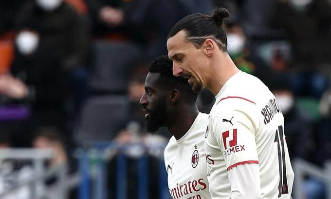 Ibrahimovic đưa Milan lên đỉnh Serie A