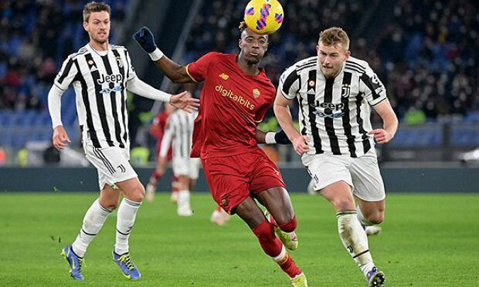 Roma thua ngược dù dẫn Juventus hai bàn