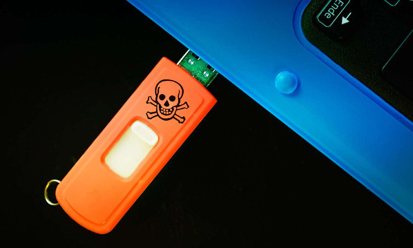 Hacker ngụy trang USB chứa mã độc thành "quà tặng" gửi đến nhiều công ty Mỹ