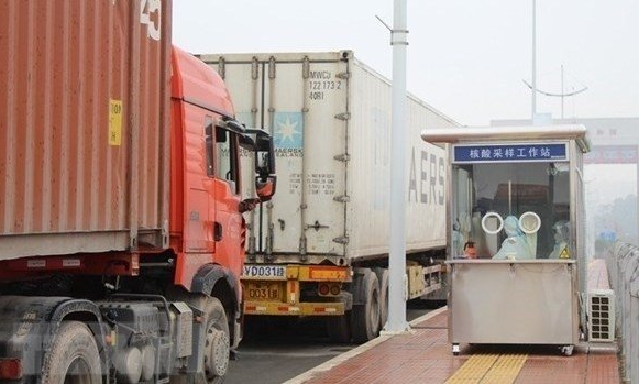 Quang Ninh sees clearance of nearly 200 trucks via border gates, crossings with China