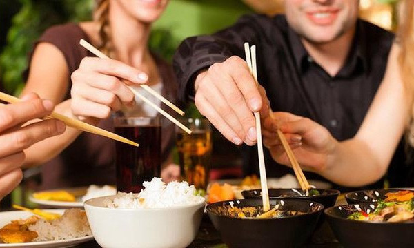  Những thói quen ăn uống khiến bạn vô tình bị nhiễm COVID-19