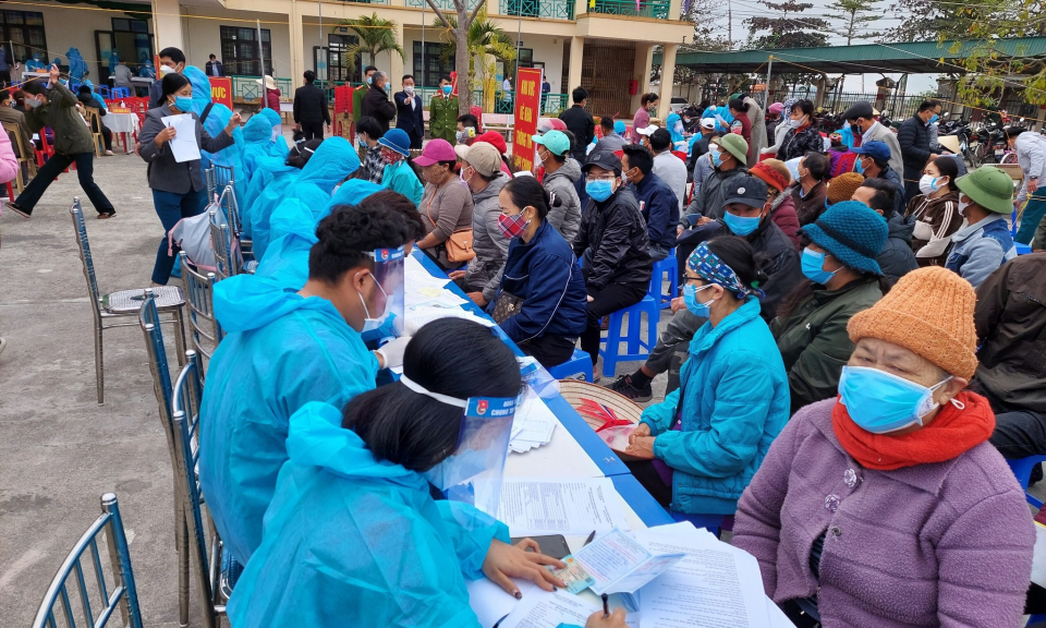 Cùng áo xanh thắng nhanh Covid-19