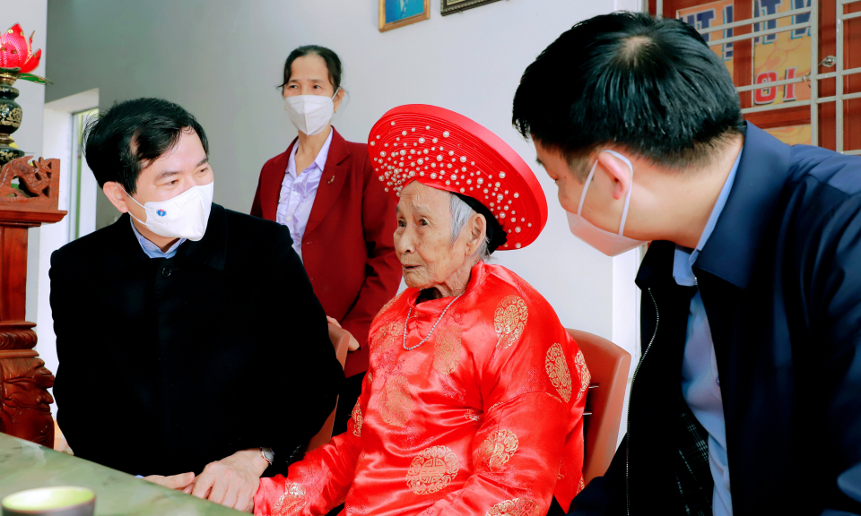 Nhiều hoạt động thăm, tặng quà nhân Tết Nguyên đán Nhâm Dần
