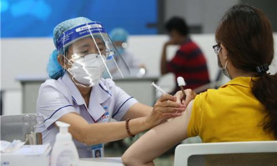 Chiều 16/1: Đã tiêm hơn 168 triệu liều vaccine phòng COVID-19; Có 34 tỉnh, thành bao phủ đủ 2 liều cho trẻ từ 12-17 tuổi