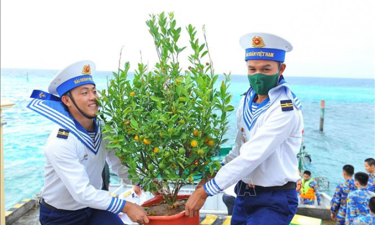 Bringing Tet to Spratly Islands