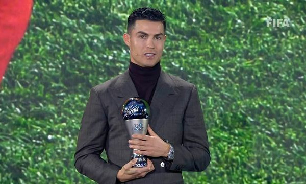 Ronaldo đoạt giải 'Đặc biệt' của FIFA