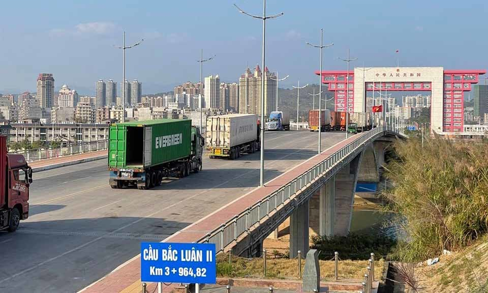 Nỗ lực giảm ùn tắc hàng hóa tại các cửa khẩu 