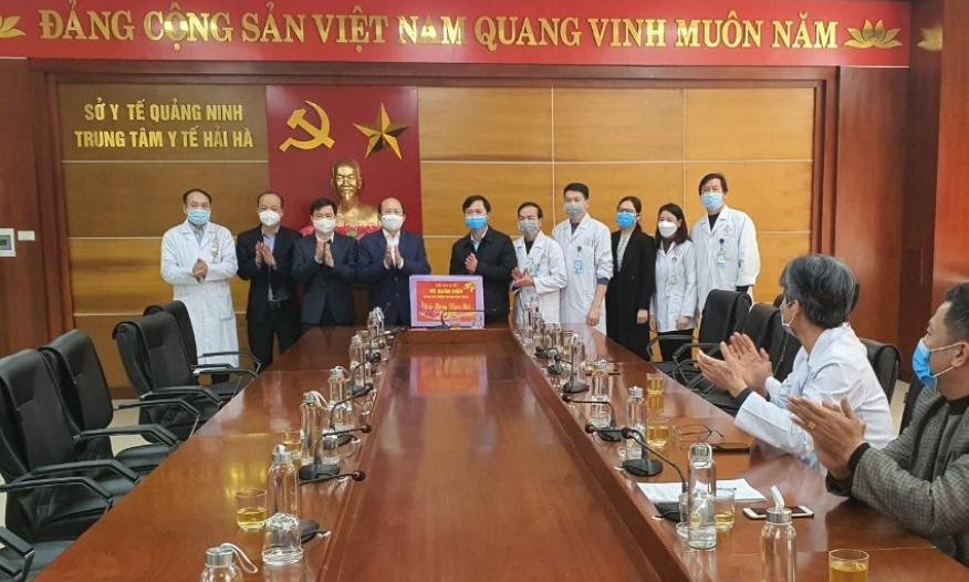 Trưởng ban Nội chính Tỉnh ủy thăm, tặng quà Tết tại huyện Hải Hà