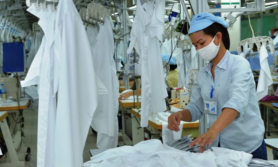 Ký nhiều hợp đồng đến quý II/2022, dệt may tăng tốc sản xuất