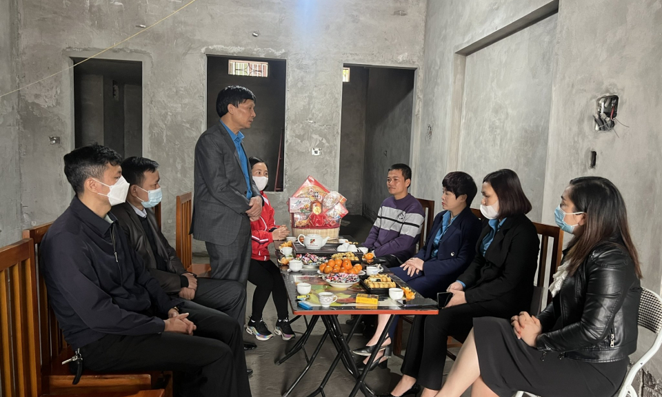 Công đoàn ngành Giao thông Vận tải Quảng Ninh: Trao hỗ trợ Mái ấm công đoàn