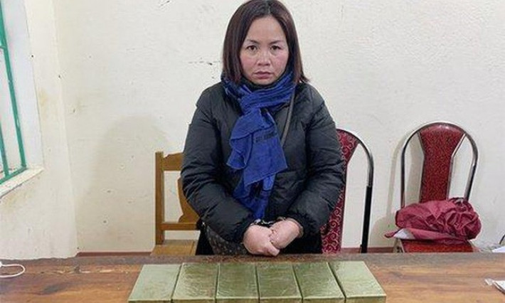 Bắt cô giáo tiểu học buôn bán heroin