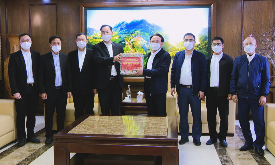Tòa giám mục Hải Phòng và các linh mục tỉnh Quảng Ninh chúc Tết tỉnh Quảng Ninh