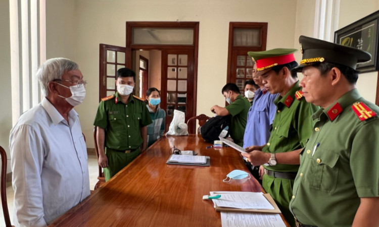 Bắt tạm giam nguyên Giám đốc Sở Tài nguyên và Môi trường tỉnh Đồng Nai