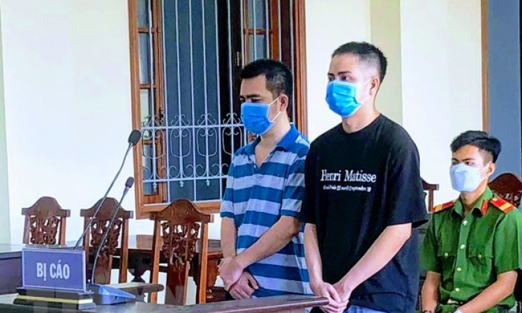 Phạt tù 2 sỹ quan cảnh sát giao thông về tội “Tham ô tài sản”