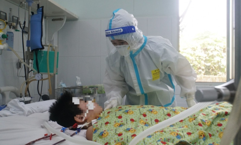 Điều trị trẻ mắc COVID-19 tại nhà, phụ huynh nhất định phải nhớ những điều này