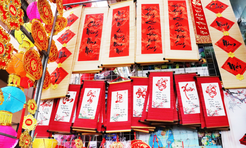 Red decorations light up streets in Ha Long