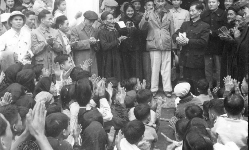 Photo exhibition marks Vietnamese Communist Party’s founding anniversary